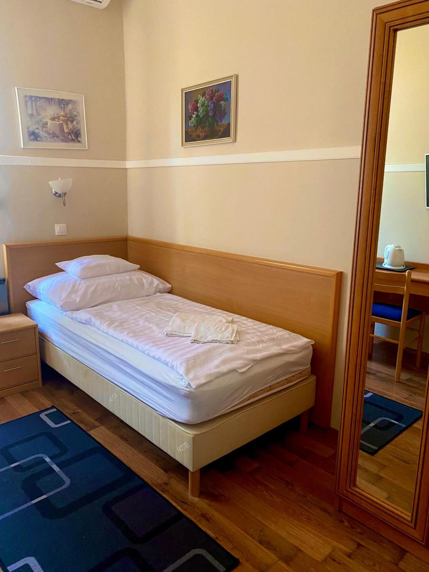 Peto Apartman Gyor Luaran gambar