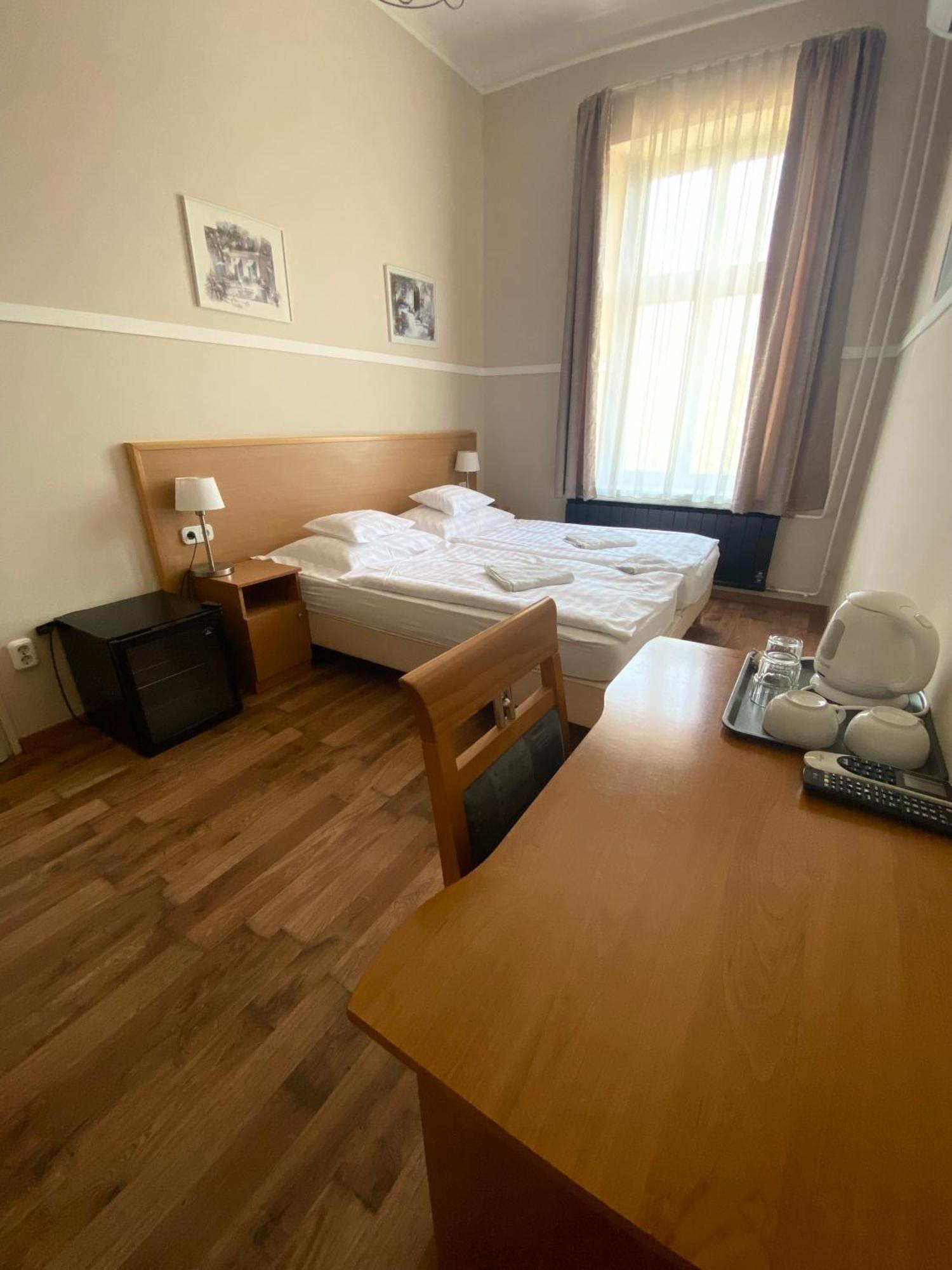Peto Apartman Gyor Luaran gambar