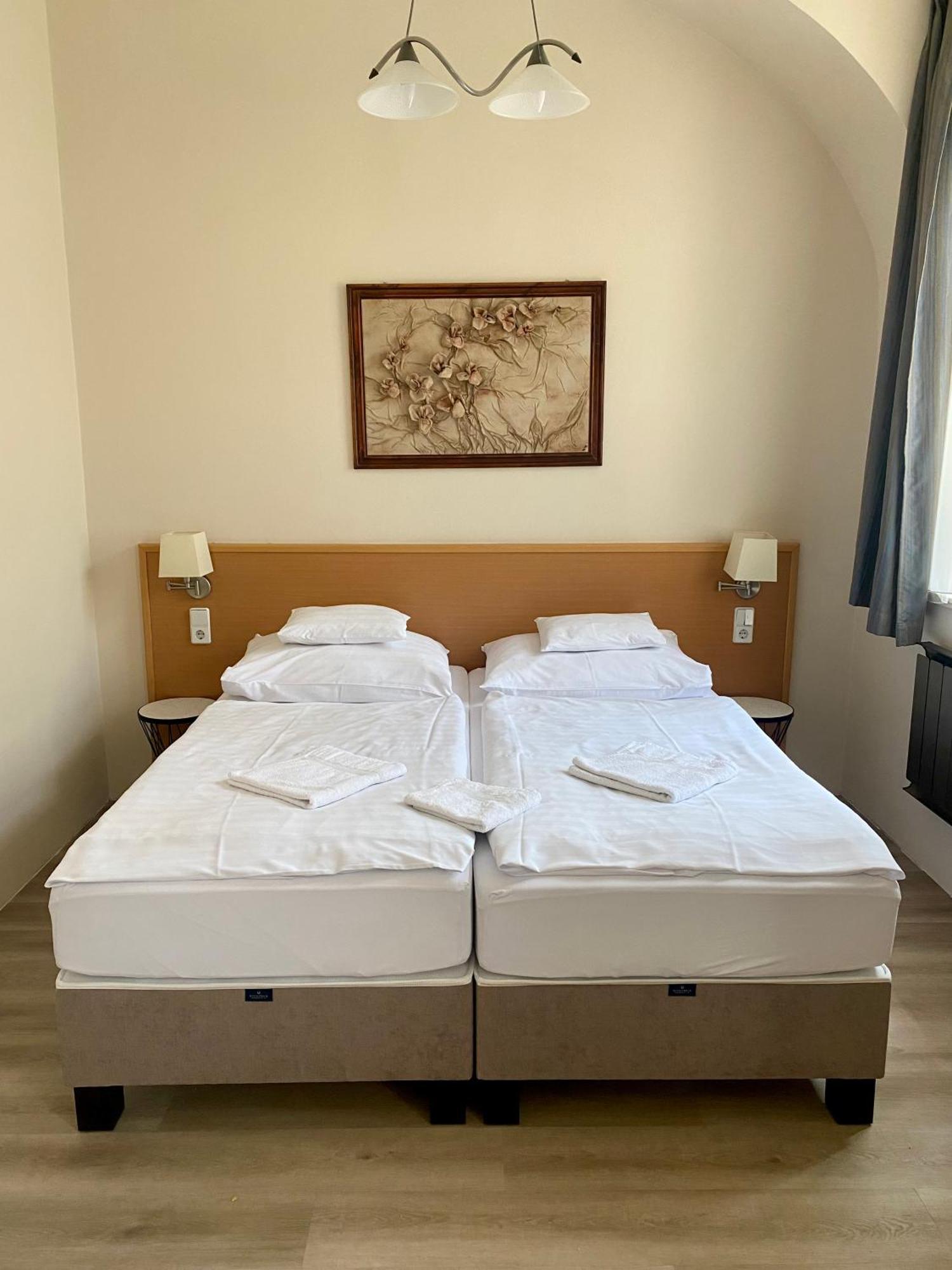 Peto Apartman Gyor Luaran gambar