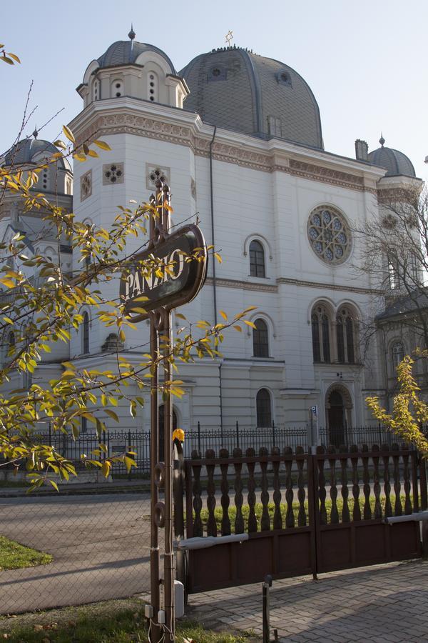 Peto Apartman Gyor Luaran gambar
