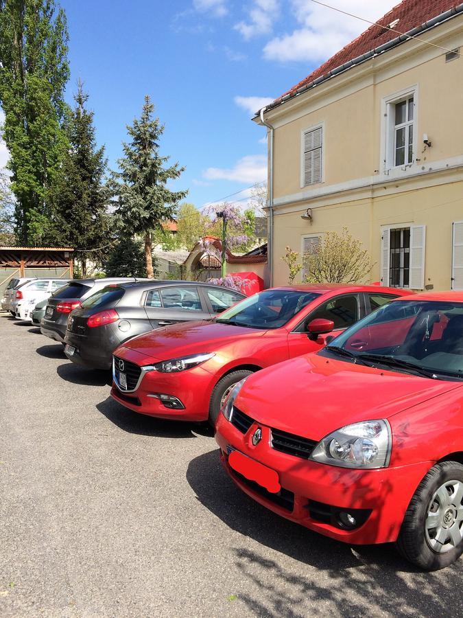 Peto Apartman Gyor Luaran gambar